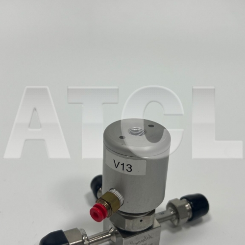 Swagelok  Valve 6LVV-DPF111P-C含接管(三向單閥含管件)