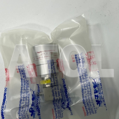 Fujikin Valve FPR-UDDFCL-714956 ，L型中心點：11mm